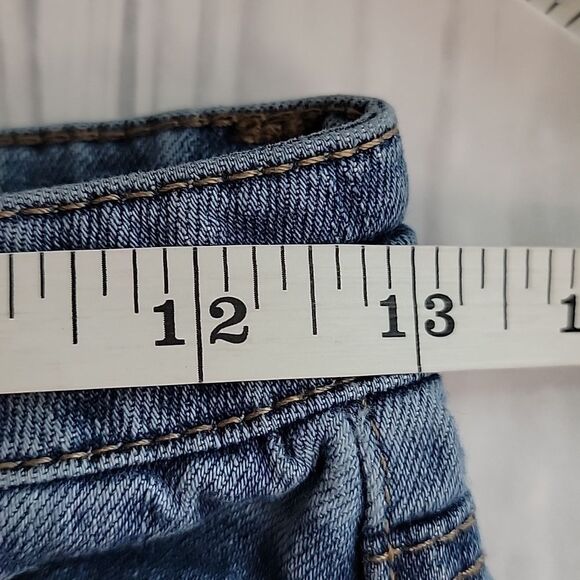 Forever 21 destructed skinny jeans Size 24 - Picture 11 of 13